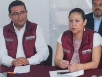 Pavel Gaspar y Laura Artemisa en evento de Morena 