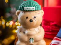 Starbucks lanza el esperado vaso de oso y genera largas filas en Puebla