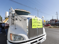 Cabina de trailer en Puebla en una protesta