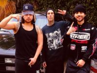 Travis Barker se une a Fuerza Regida en un festival de California