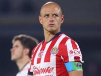 Críticas en línea rodean a Chicharito por video